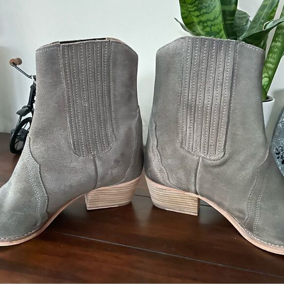 FREE PEOPLE New Frontier Chelsea Leather Boots Washed Taupe Pointed Toe 7.5 NEW! - Picture 3 of 9